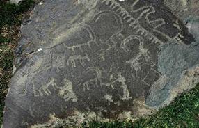 petroglyphs_large_5000-7000_yrs_old-425x274